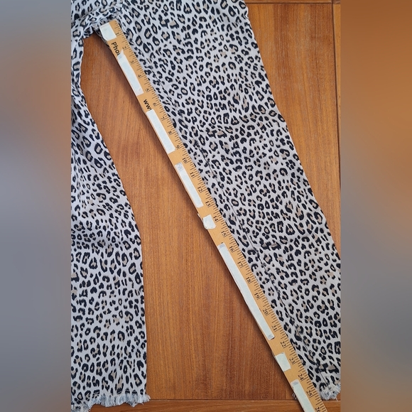 GAP Kid's Pull On Jeans Stretchy Leopard Animal Raw Hem Girl's Size 14 - Picture 12 of 13